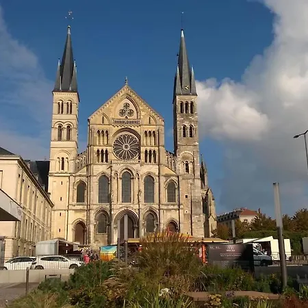 Vue Sur La Basilique 'st 'remi アパート